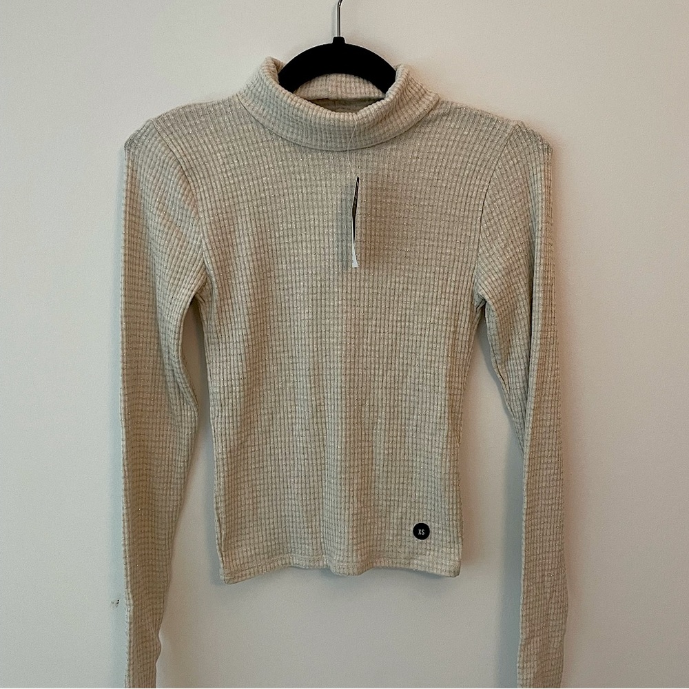 NWT Abercrombie mock neck top